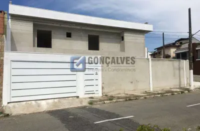 Sobrado com 04 dormitórios, sendo os 04 suítes, a venda no bairro parque dos pássaros em são bernardo do campo/sp.