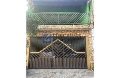 Casa com 3 quartos à venda na rua canaã, batistini, são bernardo do campo por r$ 660.000