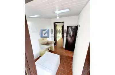 Casa à venda no bairro ferrazópolis são bernardo do campo/sp, com 176m² e 2 dormitórios.