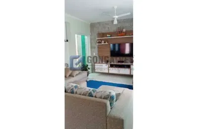 Casa com 4 quartos à venda na alberto antonio de carvalho filho,, centro, peruíbe por r$ 780.000