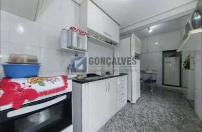 Casa no centro de são caetano com 84m² de terreno com 58m² de construção