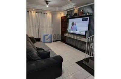 Sobrado com 2 quartos à venda no Planalto em São Bernado do Campo/SP.