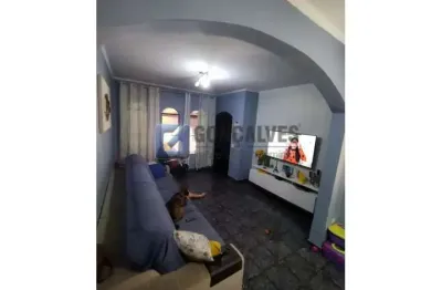 Sobrado com 3 quartos à venda NO Jardim Las Vegas em Santo André/SP.