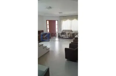 Sobrado com 2 suítes à venda no jardim las vegas em santo andré/sp.