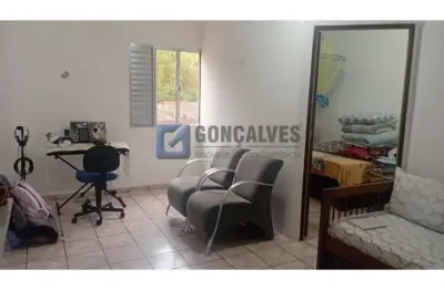 Sobrado com 02 dormitórios 01 suíte a venda - bairro batistini - são bernardo do campo/sp