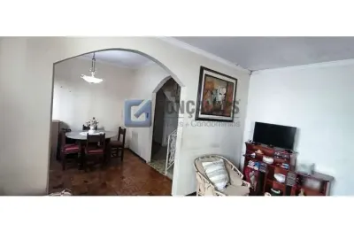 Sobrado em São Caetano do Sul - Bairro Ceramica com 2 Moradias