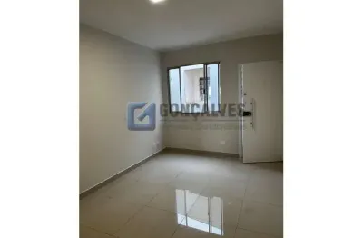 Apartamento com 02 quartos à venda no bairro cerâmica em são caetano do sul/sp.