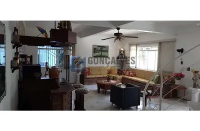 Sobrado com 3 quartos à venda no Parque Republica Billings em Santo André/SP.