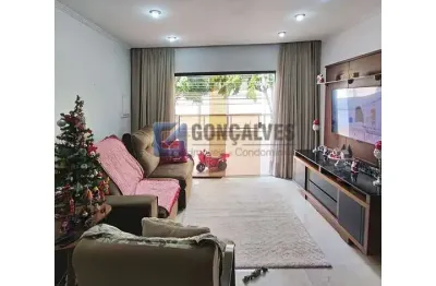 Sobrado com 3 quartos à venda no Ferrazopolis em São Bernardo do Campo/SP.