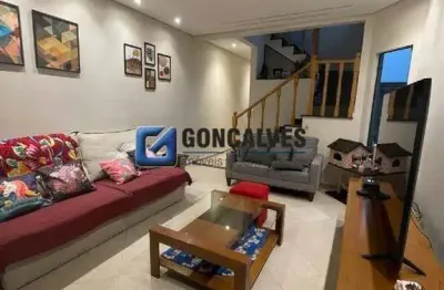 Sobrado Residencial com 4 Quartos, 2 Suítes, Varanda Gourmet e 4 Vagas em Vila Camilópolis, Santo André