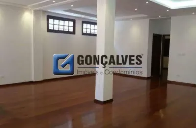 Sobrado no Bairro Ceramica com 500m² de Terreno e 490m² Construidos