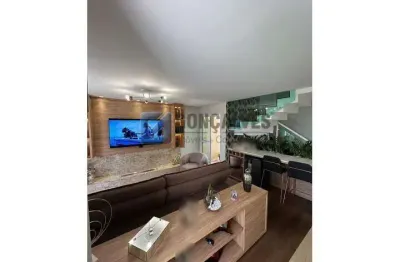 Sobrado Residencial com 3 suítes, 5 vagas e espaço gourmet em Vila Alzira, Santo André