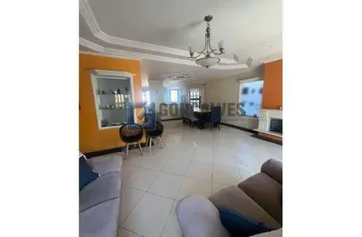 Sobrado à venda em Parque Espacial, São Bernardo do Campo – 4 quartos, 2 suítes, 5 vagas