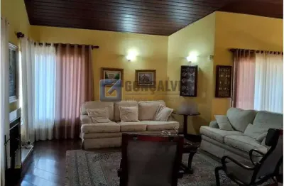 Sobrado 3 quartos e 2 suítes no Jardim das Américas em São Bernardo do Campo