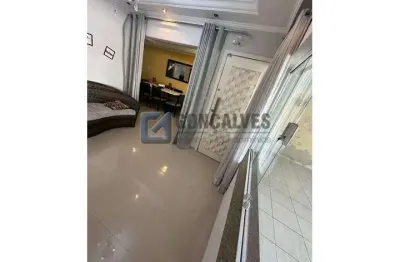 Sobrado Residencial à Venda em Mauá, São Caetano do Sul — 5 Quartos, 3 Vagas