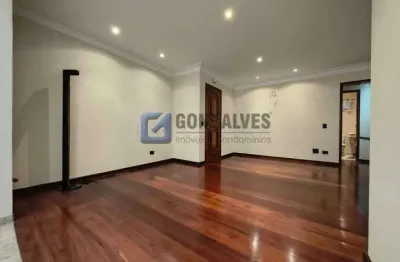 Apartamento a venda com 3 dormitórios e 2 vagas no Centro de São Bernardo do Campo com 125m², suíte e varanda.