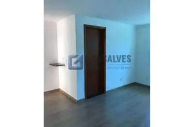 Galpão Comercial à Venda em Vila Camilópolis (Santo André) – 175m² Internos + 150m² Externos, 1 Suíte