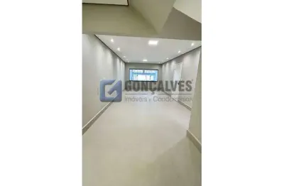 Sobrado residencial 3 suítes com 4 vagas em Vila Pires, Santo André – 278 m²