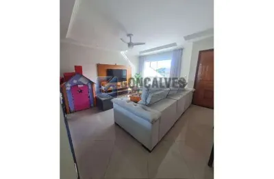 Sobrado Residencial de 3 Suítes com 5 Vagas em Assunção, São Bernardo do Campo