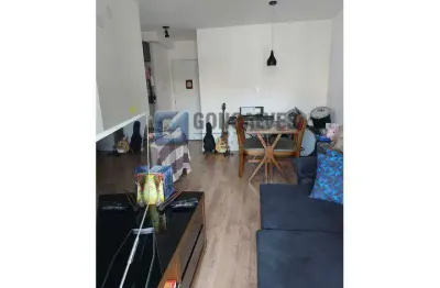 Apartamento 2 dormitórios sendo 1 suite, 53 mts² na Vila Curuça em Santo André.