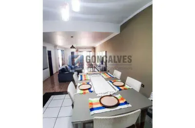 Sobrado 3 dormitórios sendo 1 suite, 160 mts² no Parque das Nações em Santo André