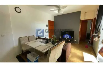 Oportunidade em Vila Vitória: Apartamento 2 Quartos com 2 Vagas | Santo André