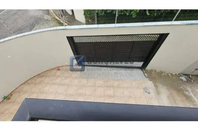 Sobrado 3 Dorms com 1 Suíte, 2 Vagas e Porcelanato no Campestre – Santo André