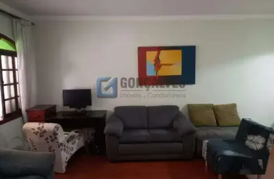 Casa à venda em Independência, SBC - 5 quartos, 3 vagas e quintal