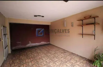 Sobrado Residencial no Centro de São Bernardo do Campo – 3 Dorms (1 Suíte) com Quintal e 2 Vagas