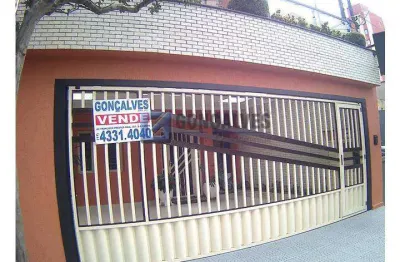 Sobrado Residencial de 247 m² em Anchieta, SBC – 3 Quartos (1 Suíte) com 2 Vagas