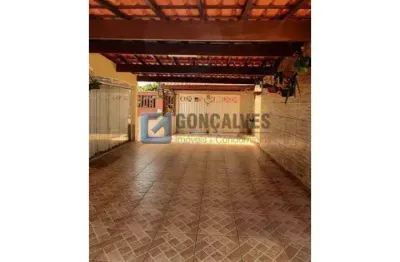 Casa Residencial à Venda no Centro de Mongaguá - 2 Quartos, 1 Suíte, 6 Vagas