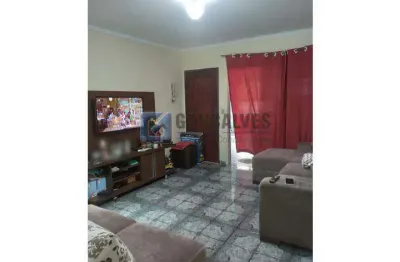 Sobrado à Venda em Parque Terra Nova II, São Bernardo do Campo – 3 Quartos (1 Suíte) e 2 Vagas