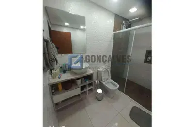 Casa 2 dormitórios, 122 mts² no Jardim do Estadio em Santo André.