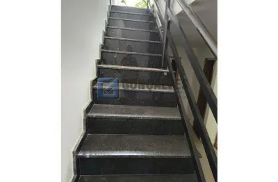 Sobrado Residencial com 3 Quartos, Espaço Gourmet e 2 Vagas em Vila Eldízia, Santo André