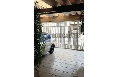 Casa 3 Quartos com 1 Suíte em Planalto, SBC: 2 Vagas, Venda R$600.000