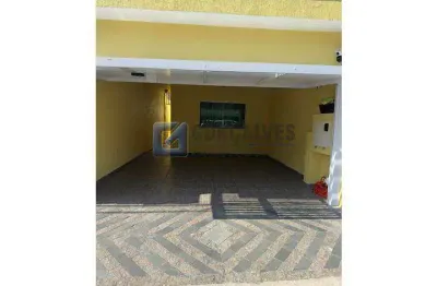 Sobrado Comercial com 3 Quartos (2 Suítes) – 2 Vagas em Parque São Vicente, Mauá – R$ 862.000