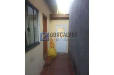 Casa à venda em Demarchi, SBC: 2 quartos (1 suíte), 1 vaga e terreno amplo