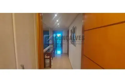 Apartamento Residencial 3 suítes com 2 vagas em Vila Bastos, Santo André – 200 m²