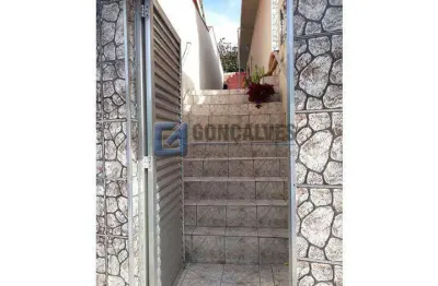 Casa à venda em Parque São Vicente, Mauá – 2 quartos, 3 vagas, 110m² de área interna