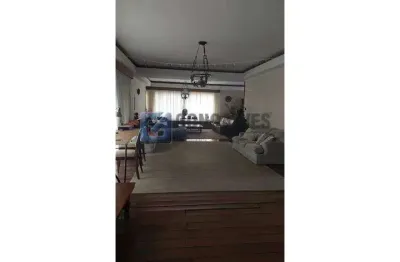 Casa à venda em Nova Petrópolis, São Bernardo do Campo – 4 quartos, 4 vagas, 558 m² úteis