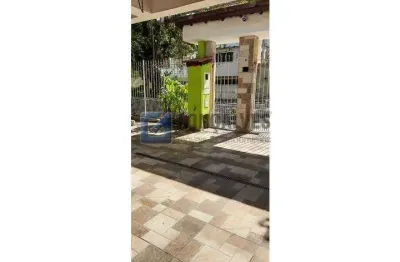 Sobrado Comercial à Venda em Parque São Diogo, São Bernardo do Campo - 3 Quartos (1 suíte) com 2 Vagas