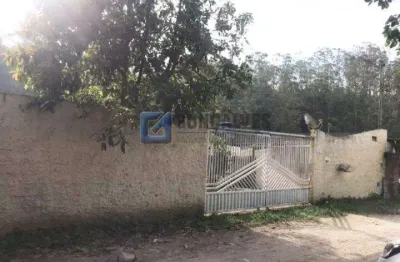 Chácara à venda em Ribeirão Pires (KM 4) - 3 Quartos, 6 Vagas, 1279 m² de terreno