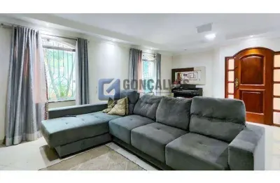 Sobrado Residencial em Vila Pires, Santo André – 4 quartos, 1 suíte, 15 vagas