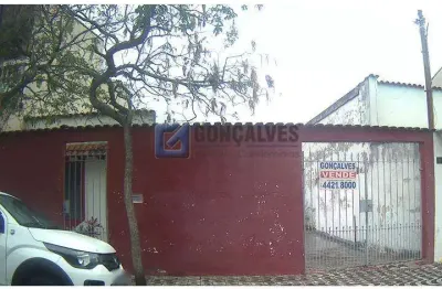 Casa Residencial à Venda em Santa Maria, São Caetano do Sul — 1 Dormitório e 8 Vagas