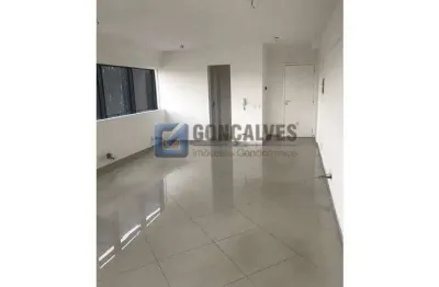Sala Comercial 40m² na Vila Gilda, Santo André – 1 vaga, 2 banheiros