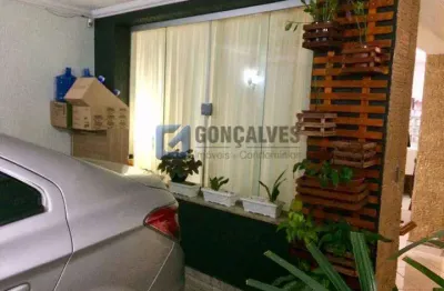 Sobrado com 3 Dormitórios e 2 Suítes em Rudge Ramos, São Bernardo do Campo – R$ 850.000