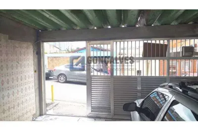 Casa à venda em Diadema (Taboão) – 2 Quartos, 2 Vagas, R$ 430.000