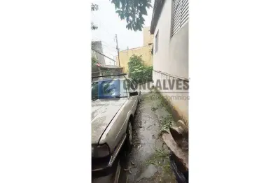 Casa à Venda em Jordanópolis, SBC – 1 Quarto, 2 Vagas, 400 m² de Terreno