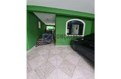Sobrado Residencial à Venda em Demarchi (São Bernardo do Campo) – 3 Quartos, 2 Suítes, 2 Vagas