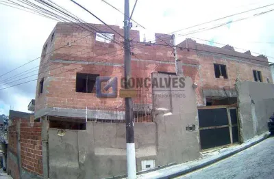 Sobrado Residencial 3 Dorms com Suíte, 2 Vagas e Churrasqueira – Vila Helena, Santo André